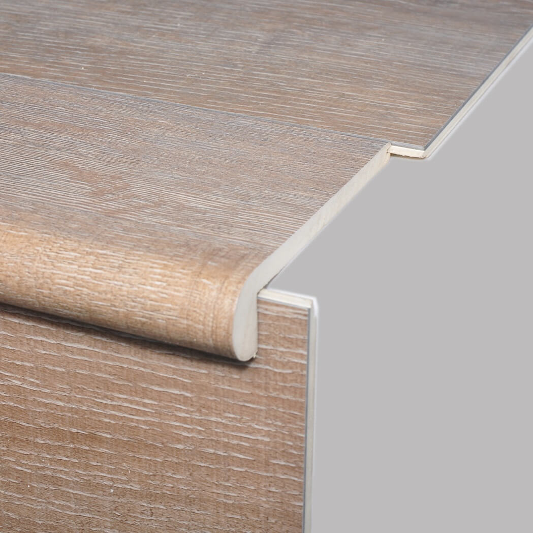 Round stairnose molding